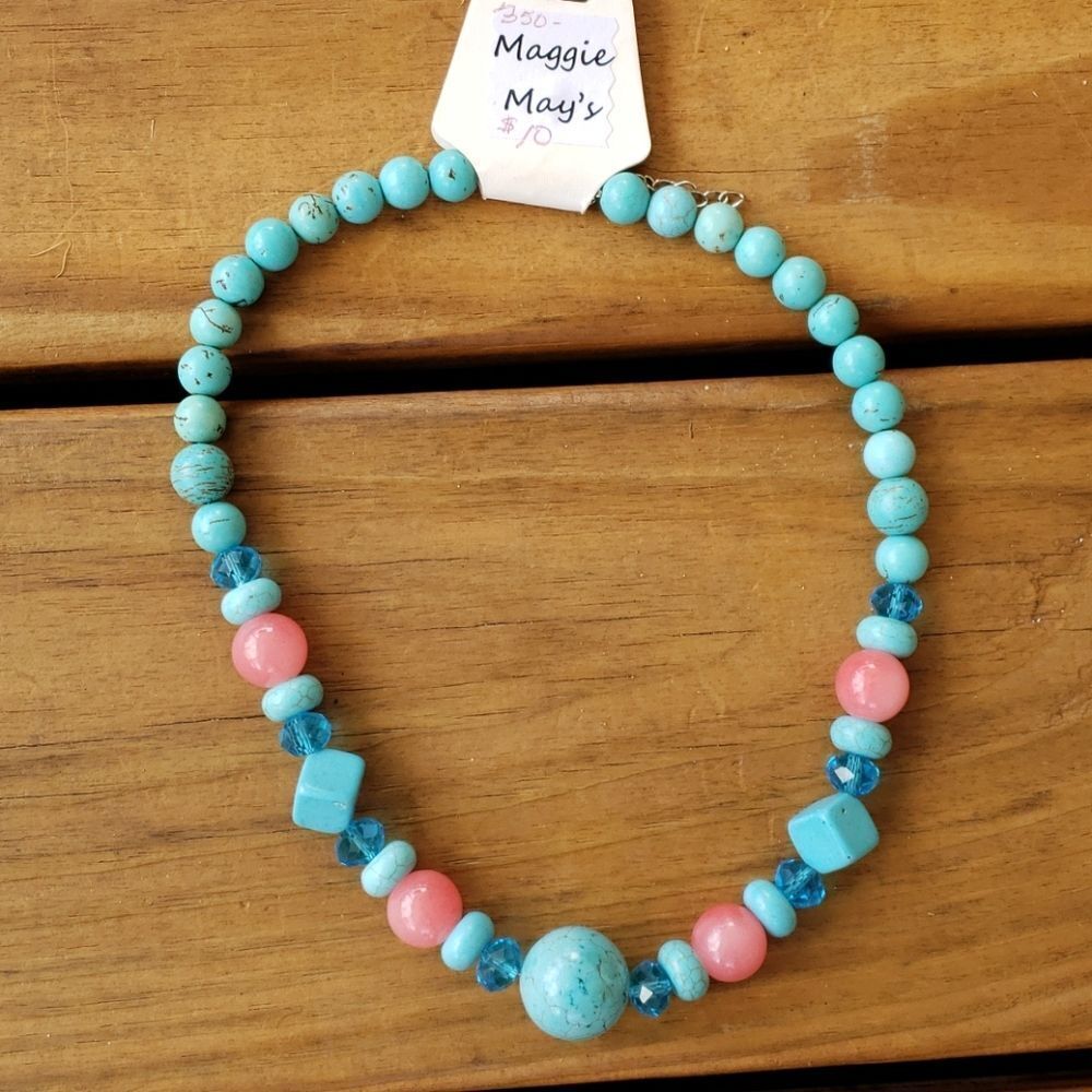 Maggie May boutique blue beaded necklace